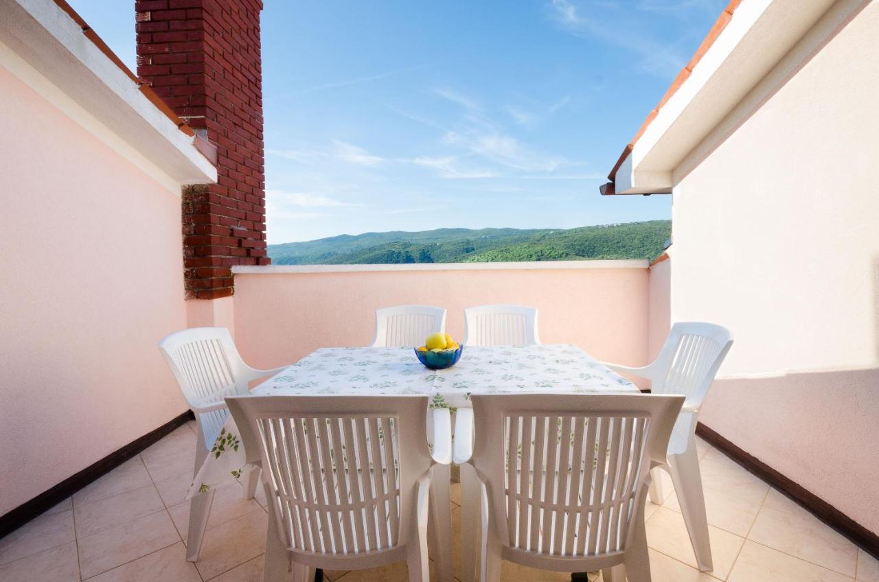 Apartments Slavica Rabac Eksteriør billede